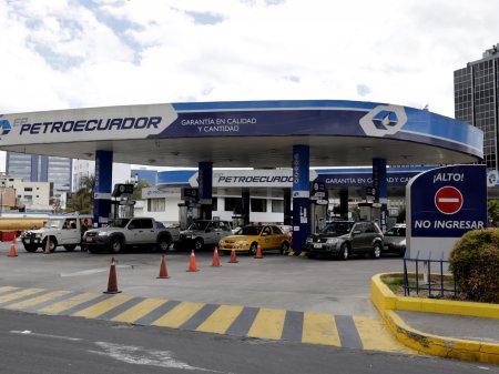 Ecuador despide a los CEO de las 13 principales empresas públicas del país, incluyendo Petroecuador, por caso de corrupción