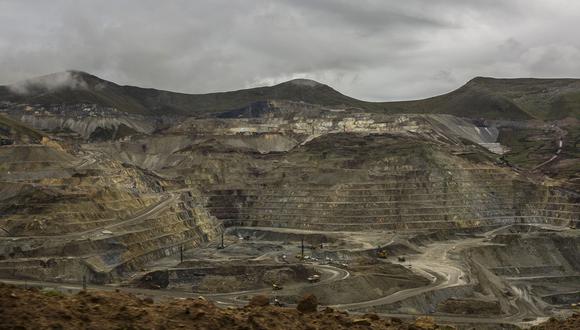<p>Bloqueo a mina Las Bambas en Perú cumple 15 días y está en riesgo de paralizar totalmente su operación</p>