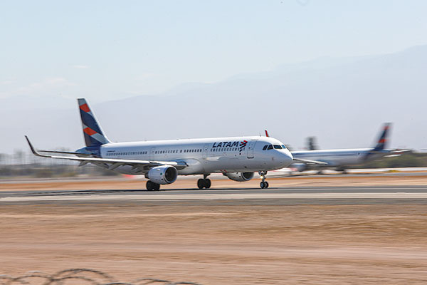Latam prevé incrementar un 20% transporte de pasajeros y carga a 2023
