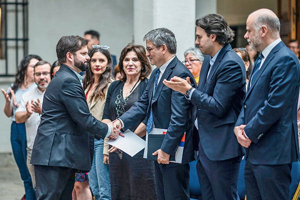 El proyecto de reforma tributaria fue presentado en julio pasado. Su votación en Sala de la Cámara quedaría para el regreso del receso legislativo, en marzo. Foto: Presidencia