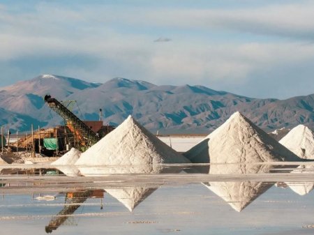 Bolivia elige al gigante chino de las baterías CATL para desarrollar la explotación de sus yacimientos de litio