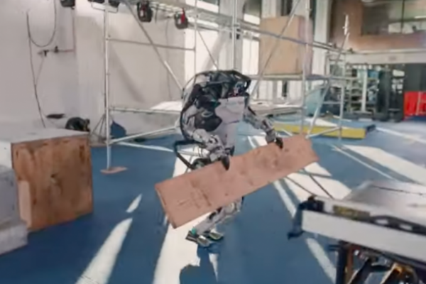 <p>Ahora en DF | El robot Atlas de Boston Dynamics muestra sus nuevas habilidades</p>