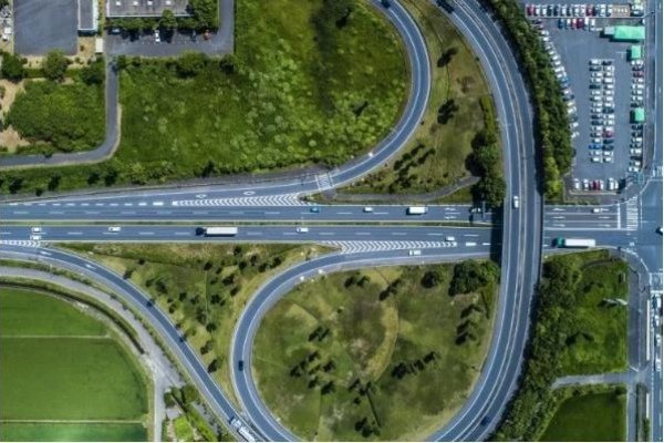 <p>Tráfico en autopistas de peajes de América Latina superó niveles prepandemia en 2022 y Fitch prevé crecimiento moderado en 2023</p>