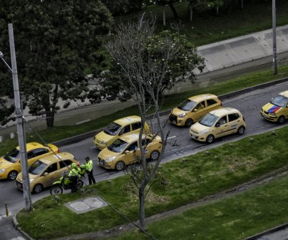 Taxistas de Bogotá pararán el 22 de febrero por falta de acuerdo con el Gobierno por uso de plataformas digitales