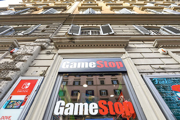 A dos años de la revuelta en Wall Street: acción de GameStop se desacelera y cae 76% desde su máximo histórico