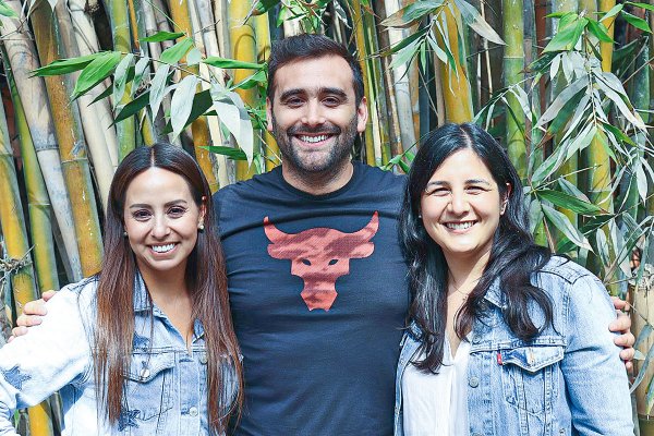 ¿Capacitaciones por Whatsapp? Startup peruana que digitaliza a trabajadores crece en el retail chileno