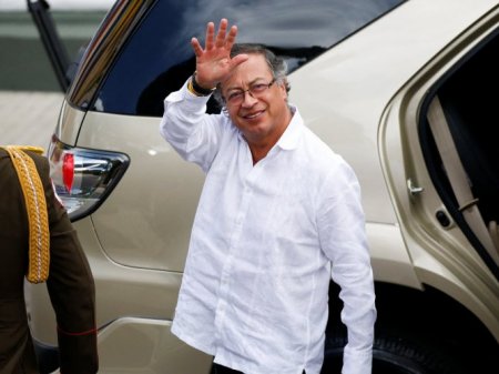 Empresas de servicios básicos de Colombia en pie de guerra por plan del presidente Petro de asumir la regulación del sector