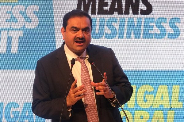 Empresario más rico de Asia es acusado de orquestar “la mayor estafa de la historia corporativa”