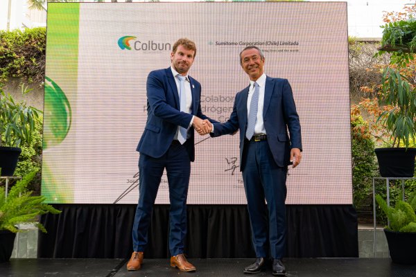 Colbún y Sumitomo buscarán desarrollar proyectos de hidrógeno verde para producir amoniaco
