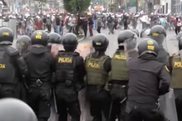 <p>Ahora en DF | Postergan votación: Congreso tiene en vilo a Perú</p>