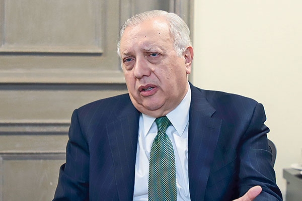 Defensa de empresario Álvaro Saieh tras nuevas querellas: “Acciones carecen de respaldo jurídico”