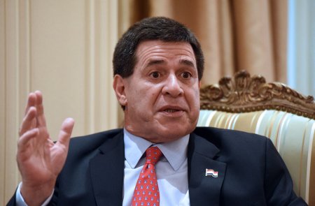 <p>Las opciones de Horacio Cartes para salir de sus negocios y evitar el colapso del Grupo</p>