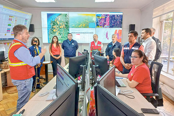 Alertas en zona central: Gobierno y municipios llaman a “extremar medidas de prevención” de incendios
