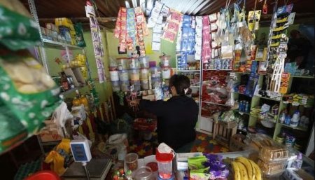 <p>Almacenes del sur de Perú lidian entre la escasez, el alza de productos y la quiebra</p>