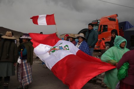 <p>Disturbios en Perú amenazan suministro de cobre: analistas prevén alza del precio global</p>