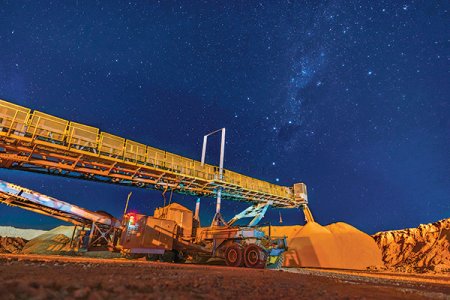 <p>Fin de un ciclo: BHP cierra este año Cerro Colorado en Chile mientras sigue buscando solución al problema acuífero</p>