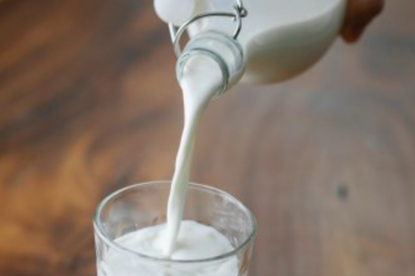 Disputa láctea: precio de la leche enfrenta a Gloria y los ganaderos en Perú