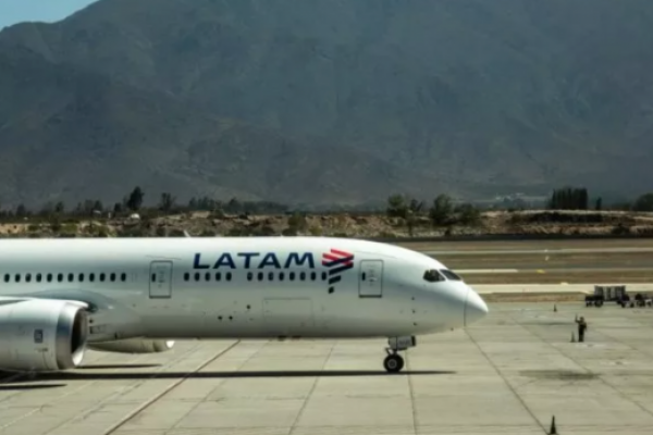 Latam se reactiva tras salir del Capítulo 11: busca comprar Viva Air para ganar terreno en Colombia