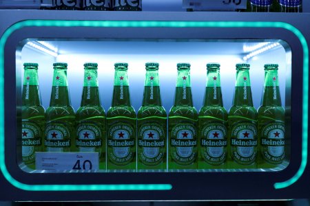 <p>Mexicana Femsa venderá sus acciones en Heineken para pagar parte de su deuda y financiar crecimiento</p>