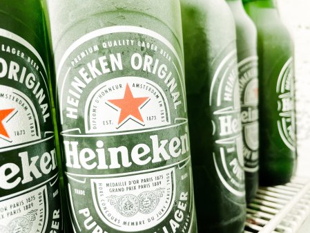 <p>Femsa pone sobre la mesa una oferta por US$ 3.700 millones tras anunciar que vendería sus acciones en Heineken</p>