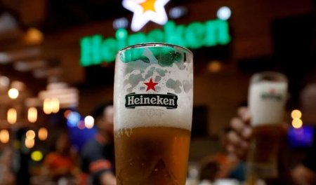 <p>Bill Gates no ama la cerveza, pero compra participación en Heineken a Femsa</p>
