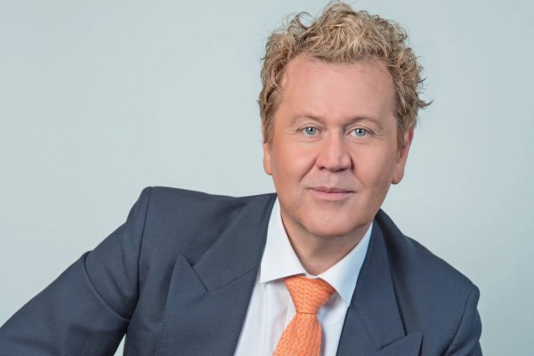 Revista CARAS vuelve a Chile