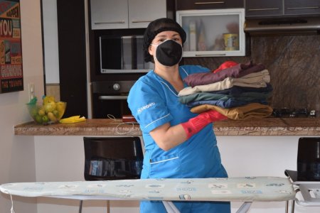 <p>Latinoamérica al debe con las trabajadoras domésticas: estudio revela que un 62% es remunerado con el sueldo mínimo</p>