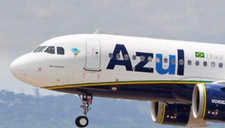<p>Aerolínea brasileña Azul reporta alza de pérdidas, pero proyecta recuperación tras acuerdo con arrendadores</p>
