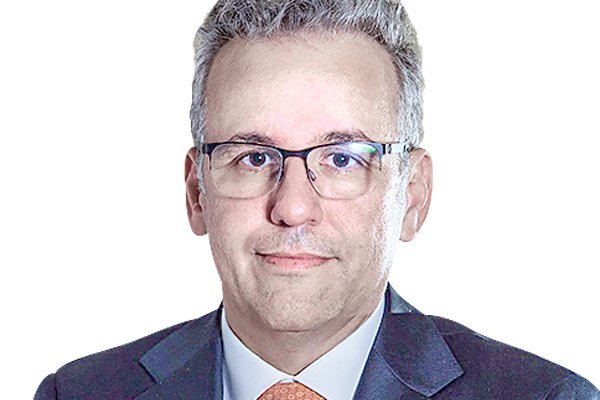 <p>Estrategia de inversión: buscar ingresos y mantenerse ágil</p>