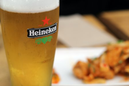 <p>Heineken acelera aperturas de tiendas en México: cerraría 2023 con más de 17 mil locales</p>