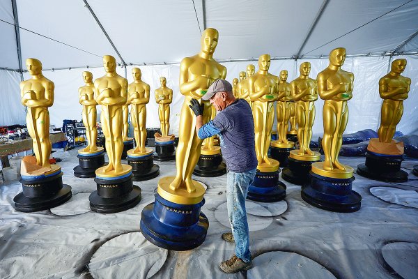 Oscar 2023: Pedro Pascal entre los presentadores, los favoritos de las casas de apuestas y dónde ver las nominadas