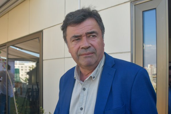 Ministro de Agricultura pone paños fríos tras primer caso de gripe aviar en Agrosuper: no anticipa efectos ni en consumo ni precios