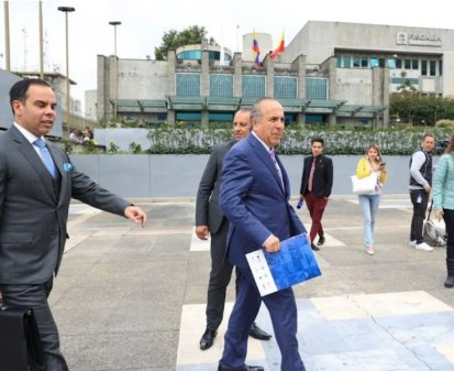 <p>Se agrava la crisis de las low cost en Colombia: gobierno denuncia a Viva por estafa a pasajeros y lanza advertencia por Ultra Air</p>