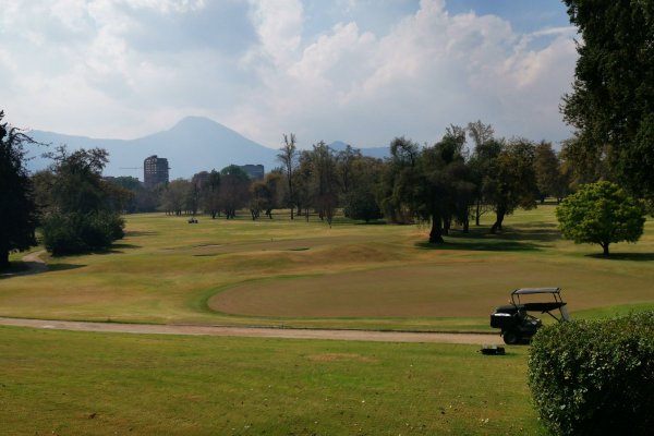 Club de Golf Los Leones congela millonario proyecto hotelero