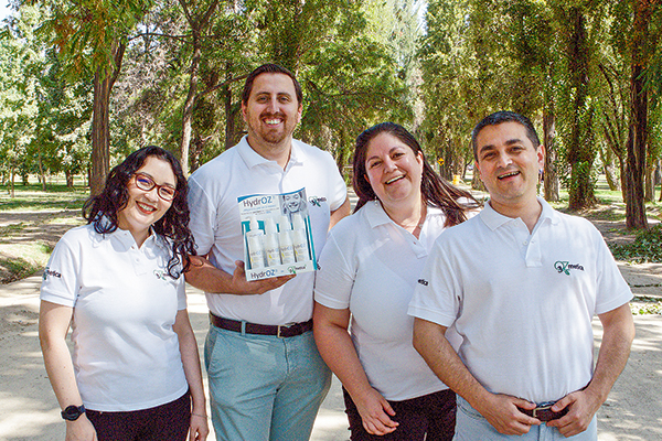 Karen Mujica, Héctor Duchens, Carolina Klagges y Sergio Diez de Medina, equipo de Ozmética.