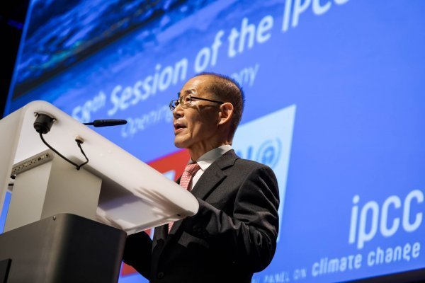 Hoe Sung Lee, presidente del IPCC, presentando el reporte.