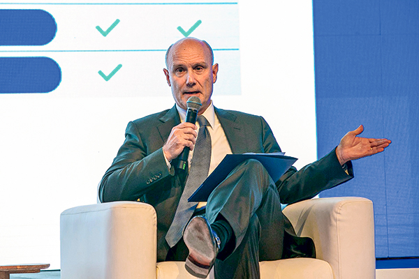 <p>El socio y fundador de Compass Group, Manuel José Balbontín, durante el seminario “Inversiones 2023: Comienzo de una nueva era”, de la firma.</p>