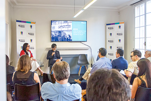 La ministra Ximena Aguilera intervino en el seminario organizado por Espacio Público. Foto: MINSAL