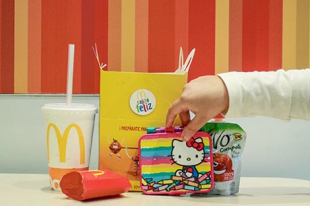 McDonald’s sale a defender el registro de la marca Cajita Feliz en Chile