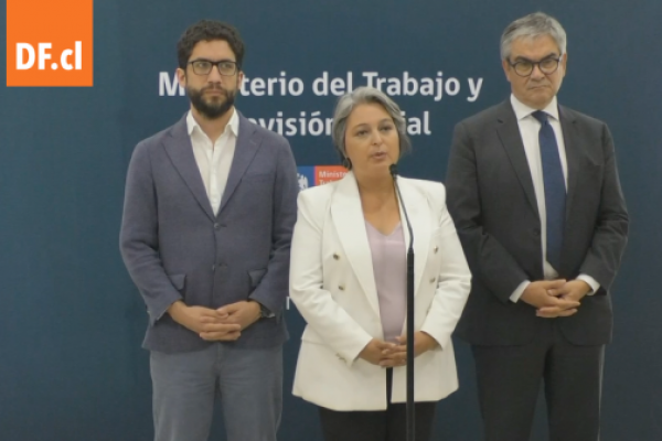 <p>Ahora en DF | Gobierno se reúne con la CUT para iniciar negociación de alza al salario mínimo</p>
