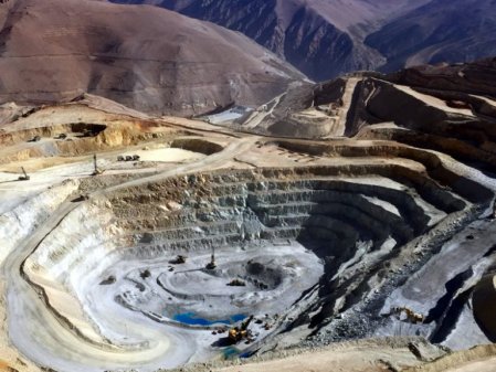 Canadiense Lundin Mining compra 51% de mina chilena de cobre Caserones por US$ 950 millones