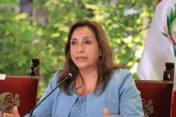 Fiscales de Perú investigan a Boluarte por presunto lavado de dinero