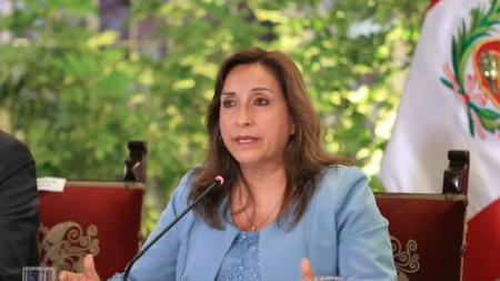 Fiscales de Perú investigan a Boluarte por presunto lavado de dinero