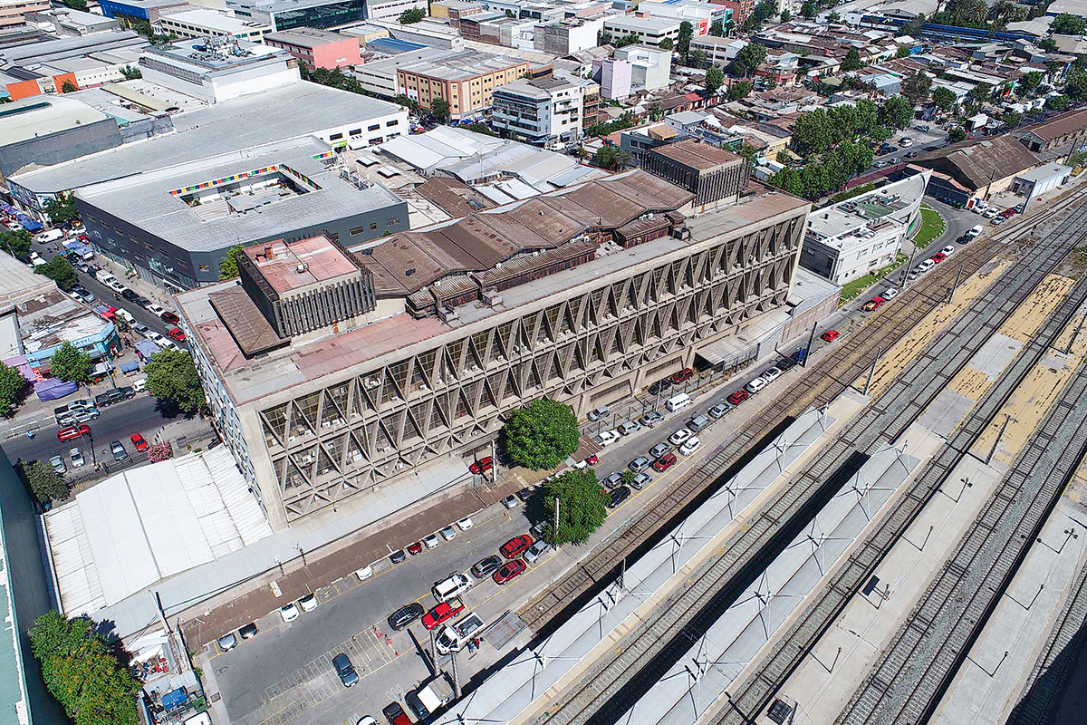<p>Concurso para rediseñar el ex edificio de Correos entra en fase final</p>