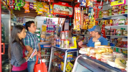 Peruanos prefieren invertir en pequeños negocios, a diferencia de los colombianos y chilenos