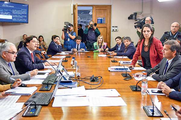 La comisión de Constitución de la Cámara escuchará a distintas autoridades el próximo martes. Foto: Agencia Uno