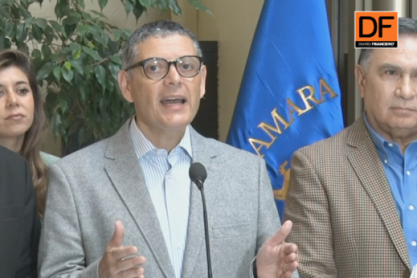 <p>Ahora en DF | Sernac exige a La Polar una propuesta compensatoria por ropa falsificada y destaca discrepancia en su discurso</p>
