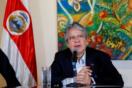 Presidente de Ecuador promete disolver el Congreso si éste intenta destituirlo
