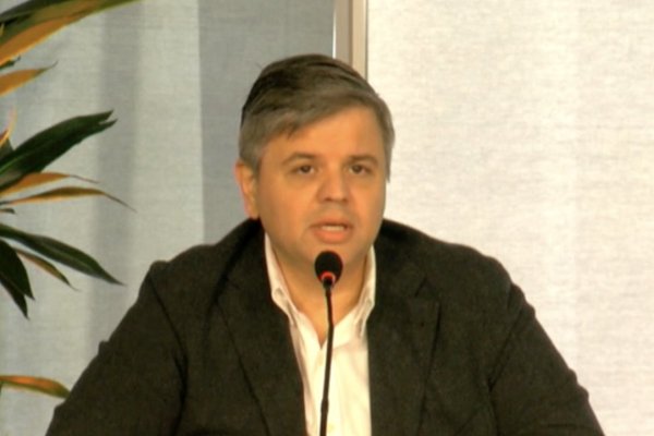 El CEO de Itaú Chile, Gabriel Moura, en la junta de accionistas de la compañía.