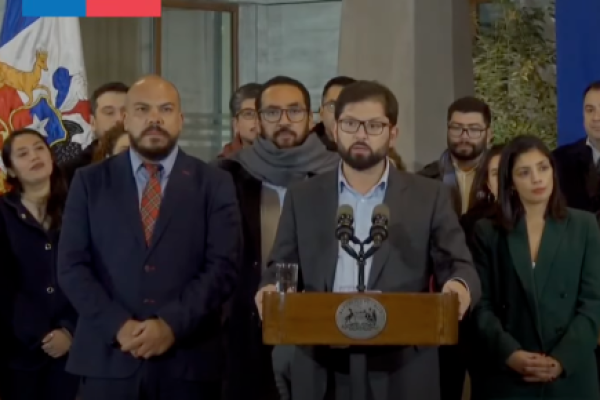 <p>Ahora en DF | Presidente Boric lidera sesión de trabajo del Gabinete Regional en Los Lagos y aborda problemáticas locales con alcaldes</p>